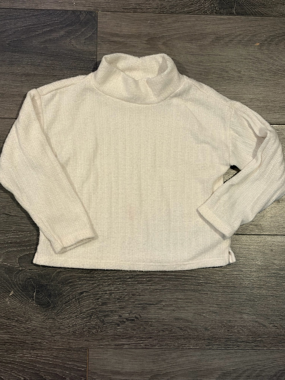 Old Navy Girls white Fuzzy Cozy Turtleneck Sweater Size 5T